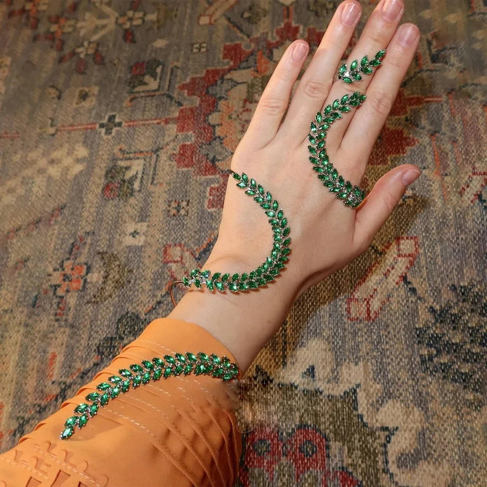 2025 New Bohomian Crystal Leaf Bangle Open Cuff Bracelet for Women Luxury Metal Surround Palm Bracelet Bangle Hand Jewelry